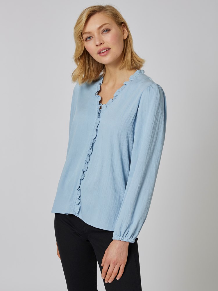 Veronika bluse 7251476_EN3-RICCO VERO-S23-Modell-Front_chn=vic_8887_Veronika bluse EN3 7251476.jpg_Front||Front