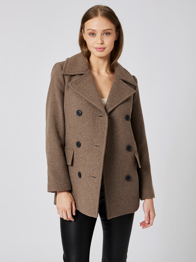 PERRY SAILOR COAT 7251729_I3O-IN WEAR-A23-Modell-Front_chn=vic_9347_PERRY SAILOR COAT I3O_PERRY SAILOR COAT I3O 7251729.jpg_Front||Front