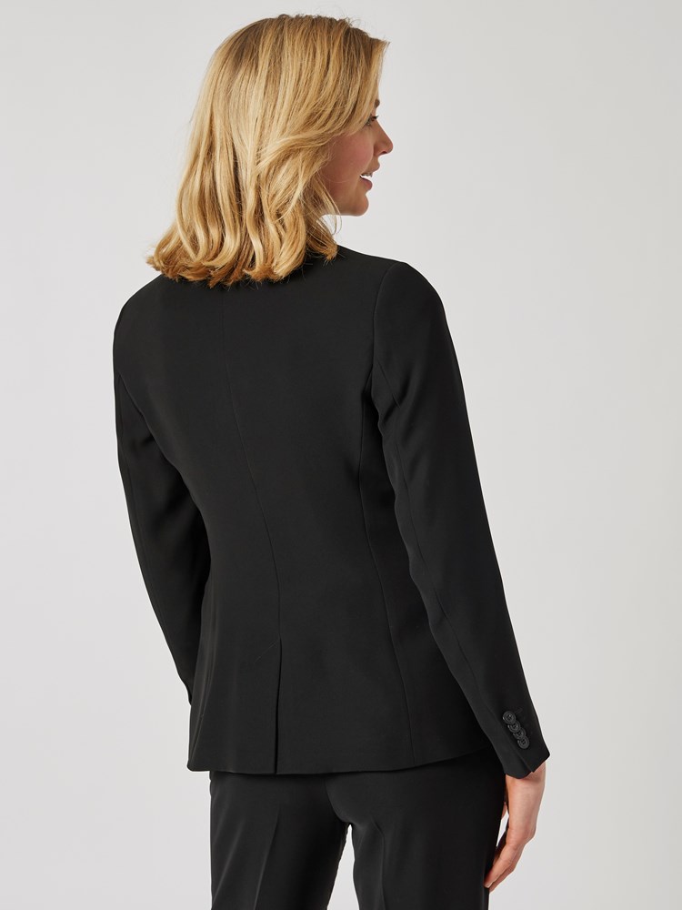 BETH BLAZER 7251786_CAB-RICCO VERO-S23-Modell-Back_chn=vic_1411_BETH BLAZER CAB.jpg_Back||Back