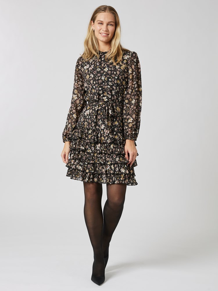 Sintra Dress 7251955_CAB-RICCO VERO-A23-Modell-Front_chn=vic_3936_Sintra Dress CAB_Sintra Dress CAB 7251955.jpg_Front||Front