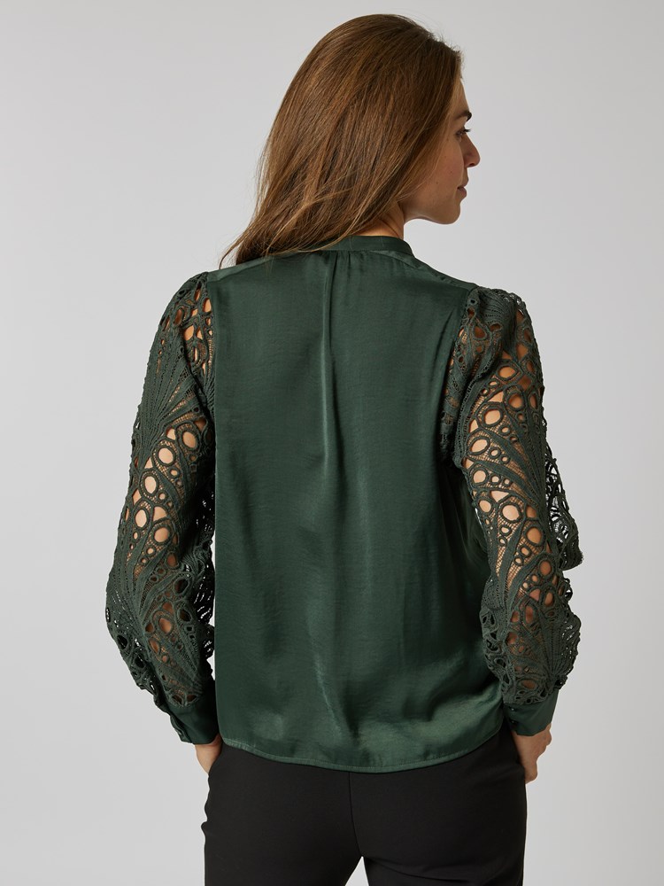 Devine bluse 7252043_GOS-RICCO VERO-W23-Modell-Back_chn=vic_249_Devine bluse GOS_Devine bluse GOS 7252043.jpg_Back||Back