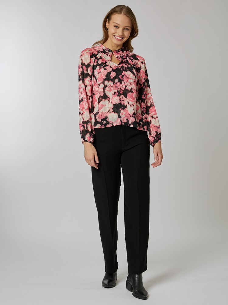 Cisira bluse 7252118_MQX-IN WEAR-S24-Modell-Front_chn=vic_4890_Cisira bluse MQX_Cisira bluse MQX 7252118.jpg_Front||Front