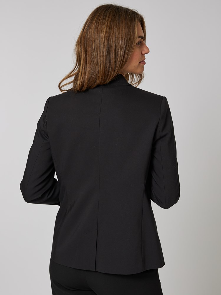 Zella klassisk kort blazer 7252405_CAB-IN WEAR-NOS-Modell-Back_chn=vic_6402_Zella klassisk kort blazer CAB_Zella klassisk kort blazer CAB 7252405.jpg_Back||Back
