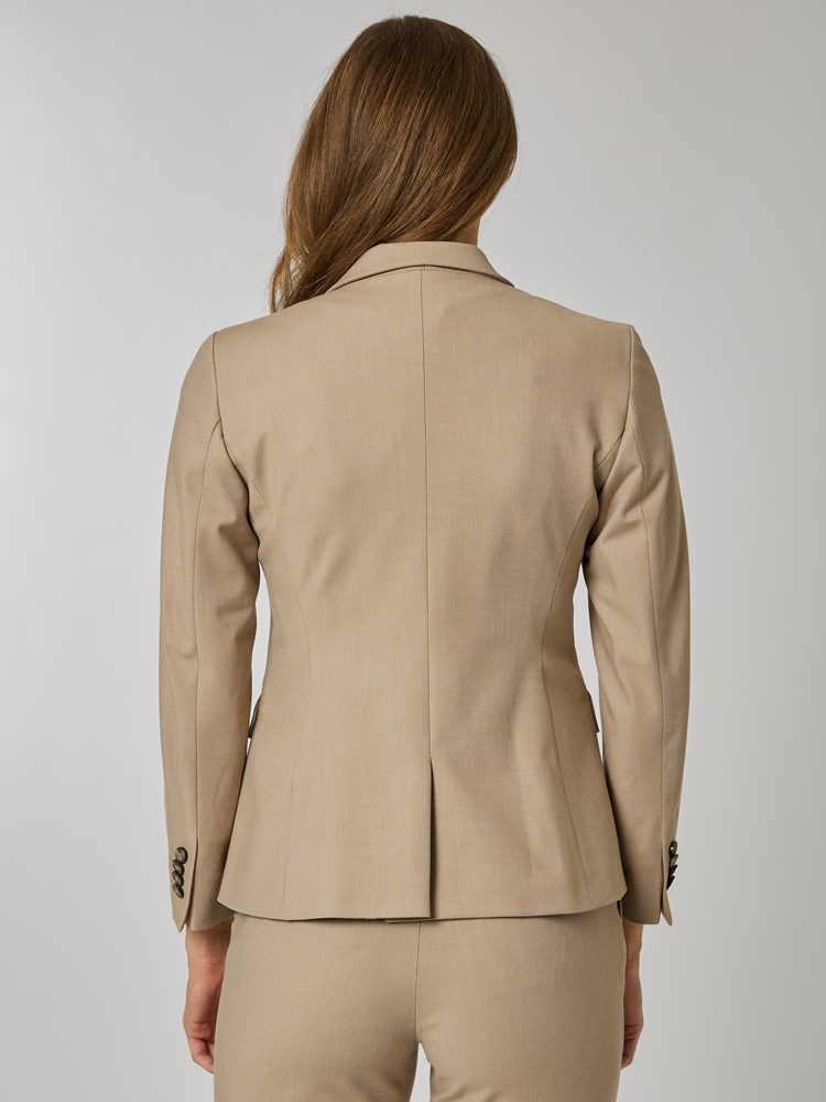 Beth Blazer 7252410_A9N-RICCO VERO-S24-Modell-Back_chn=vic_5106_Beth Blazer A9N_Beth Blazer A9N 7252410.jpg_Back||Back
