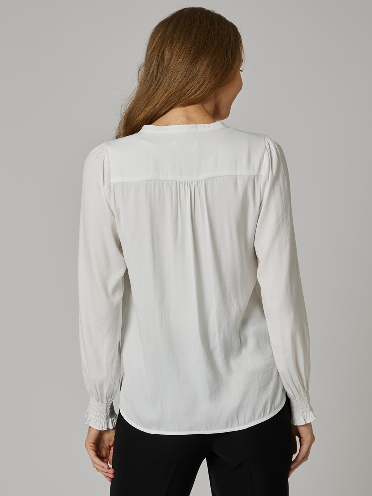Cream Top 7252413_O79-RICCO VERO-S24-Modell-Back_chn=vic_7789_Cream Top O79_Cream Top O79 7252413.jpg_Back||Back