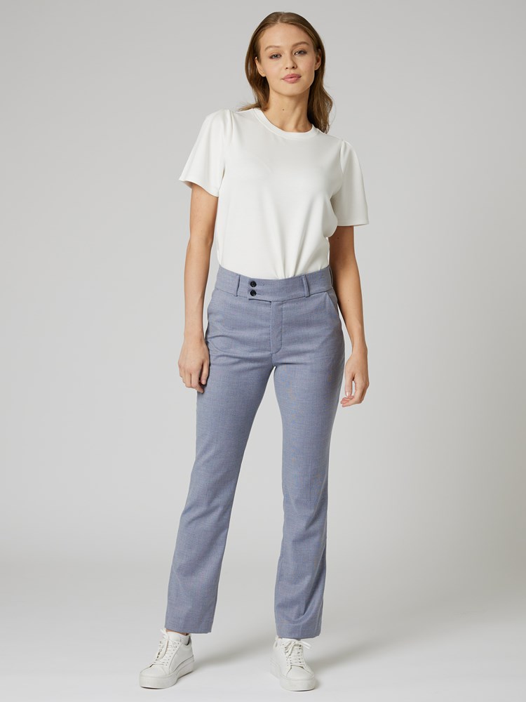 Classic high bukse 7252416_ECL-RICCO VERO-S24-Modell-Front_chn=vic_4634_Classic high bukse ECL_Classic high bukse ECL 7252416.jpg_Front||Front