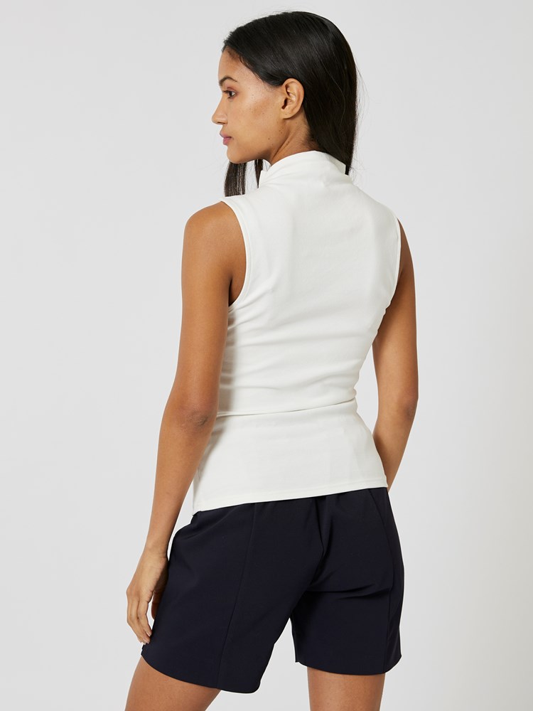 Ylva topp 7252562_O68-RICCO VERO-H24-Modell-Back_chn=vic_2619_Ylva topp O68_Ylva topp O68 7252562.jpg_Back||Back
