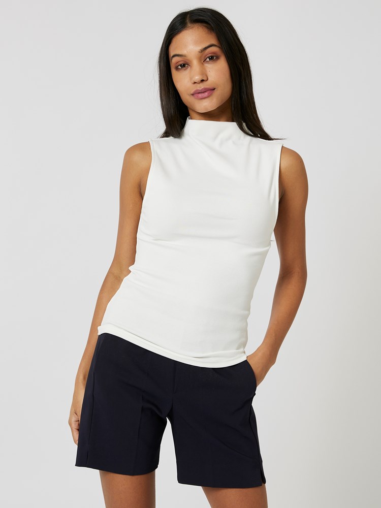 Ylva topp 7252562_O68-RICCO VERO-H24-Modell-Front_chn=vic_3750_Ylva topp O68_Ylva topp O68 7252562.jpg_Front||Front