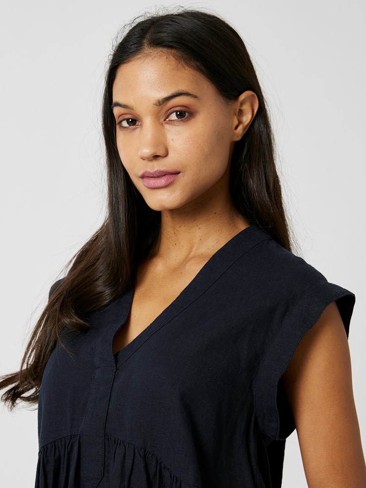 Ellie V-topp 7252567_EM6-IN WEAR-H24-details_chn=vic_594_Ellie V-topp EM6_Ellie V-topp EM6 7252567.jpg_