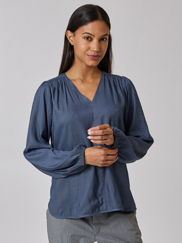 Lip Blouse 7252791_EN3-RICCO VERO-A24-Modell-Front_chn=vic_9712_Lip Blouse EN3_Lip Blouse EN3 7252791.jpg_Front||Front
