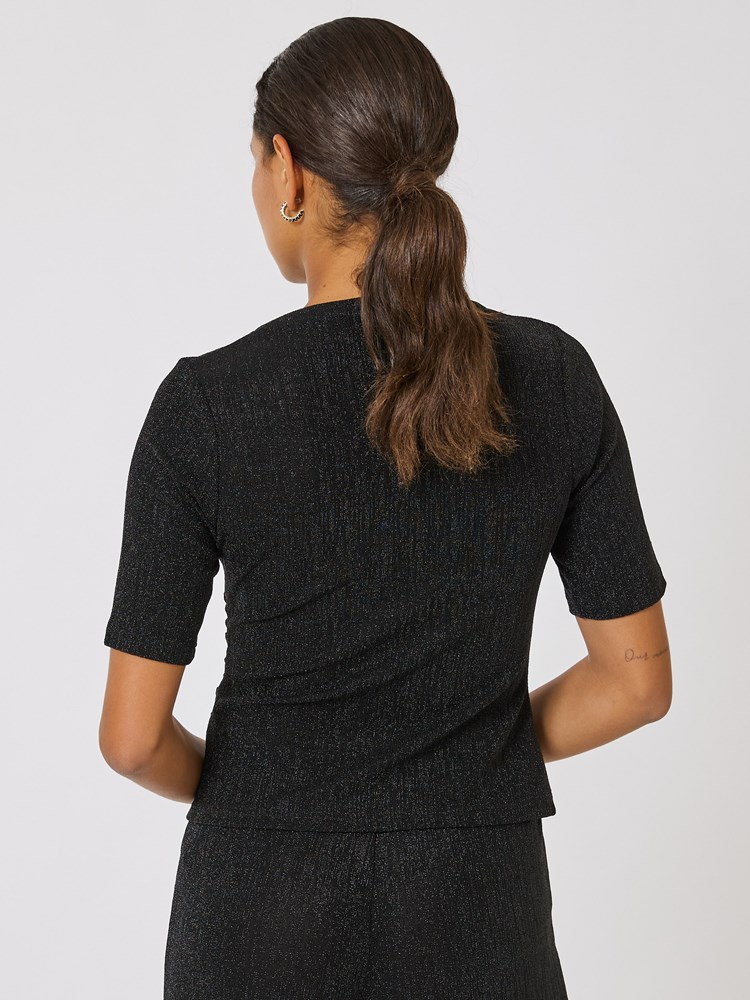 Anikka Top 7252862_ID2-RICCO VERO-W24-Modell-Back_chn=vic_4507_Anikka Top ID2_Anikka Top ID2 7252862.jpg_Back||Back