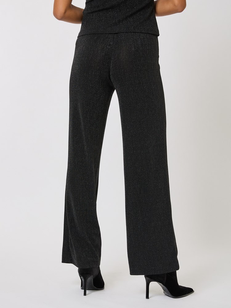 Della Trouser 7252863_ID2-RICCO VERO-W24-Modell-Back_chn=vic_7932_Della Trouser ID2_Della Trouser ID2 7252863.jpg_Back||Back