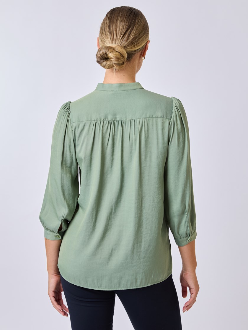 7253034 GMC 7253034_GMC-RICCO VERO-S25-Modell-Back_chn=vic_9181_Amy bluse GMC.jpg_Back||Back