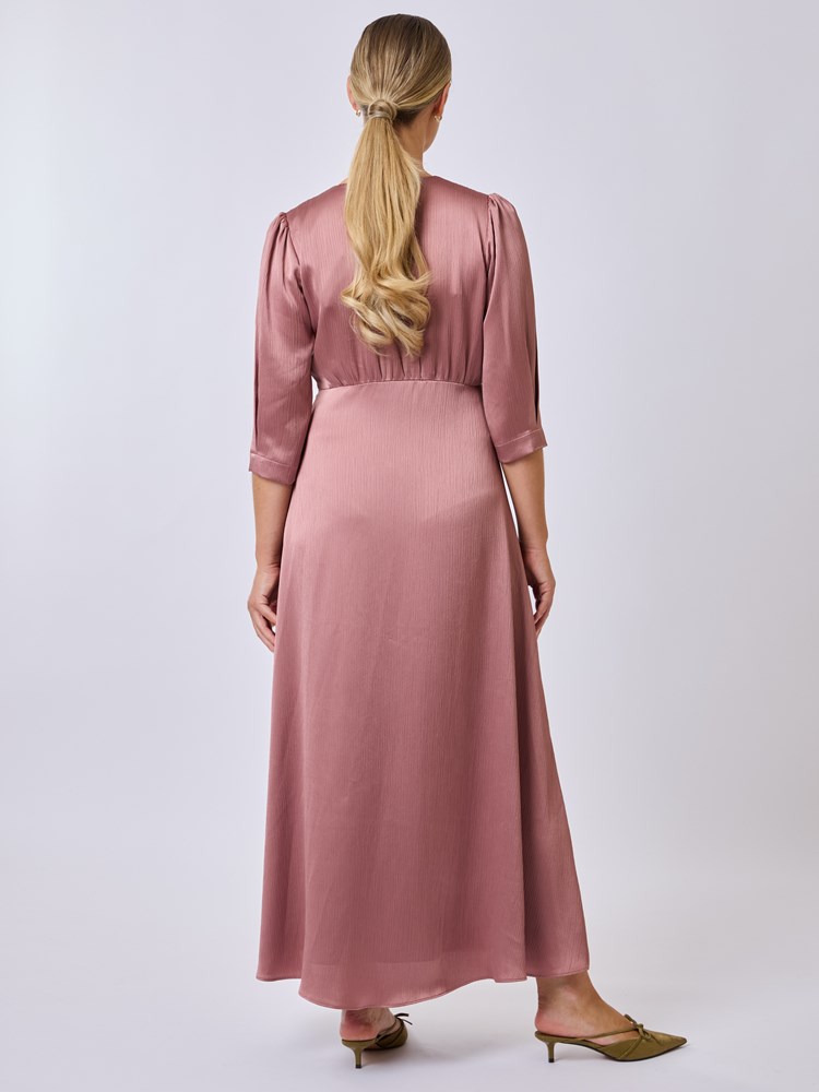 Sorrento kjole 7253038_MJQ-RICCO VERO-S25-Modell-Back_chn=vic_2077_Sorrento kjole MJQ_Sorrento kjole MJQ 7253038.jpg_Back||Back