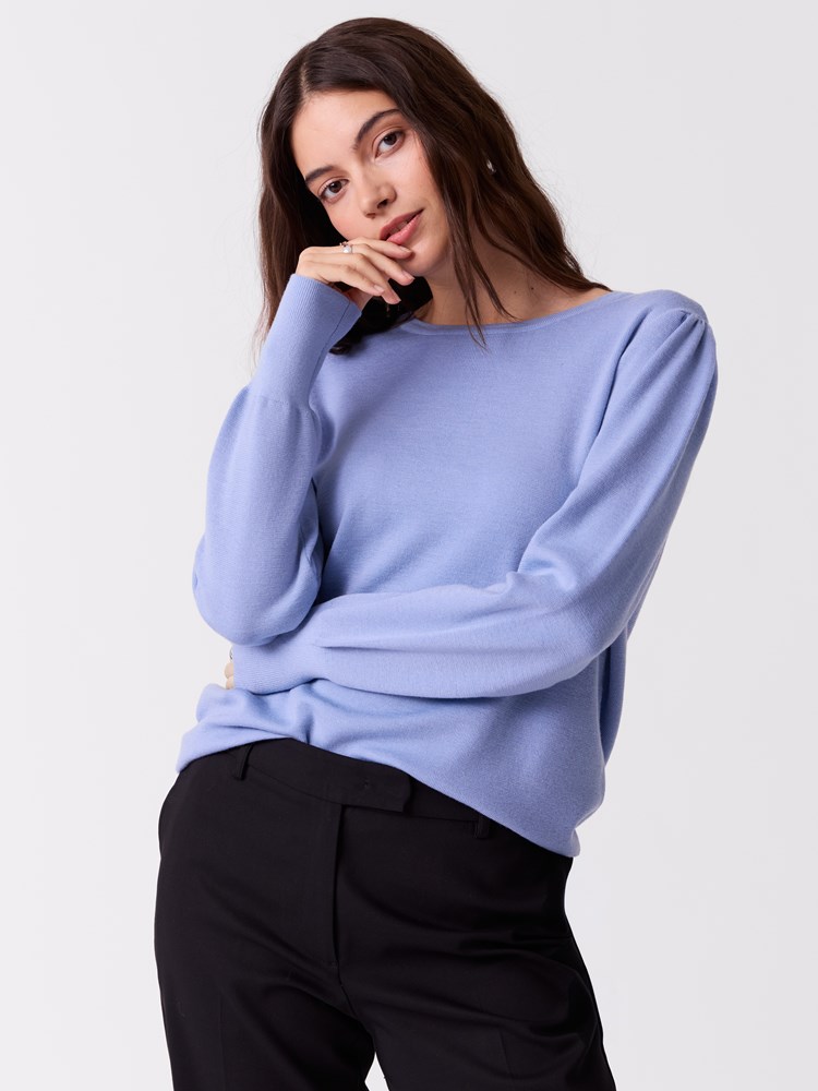 Mela Sweater 7253492_EN3-RICCO VERO-S26-Modell-Front_chn=vic_7017_Mela Sweater EN3.jpg_