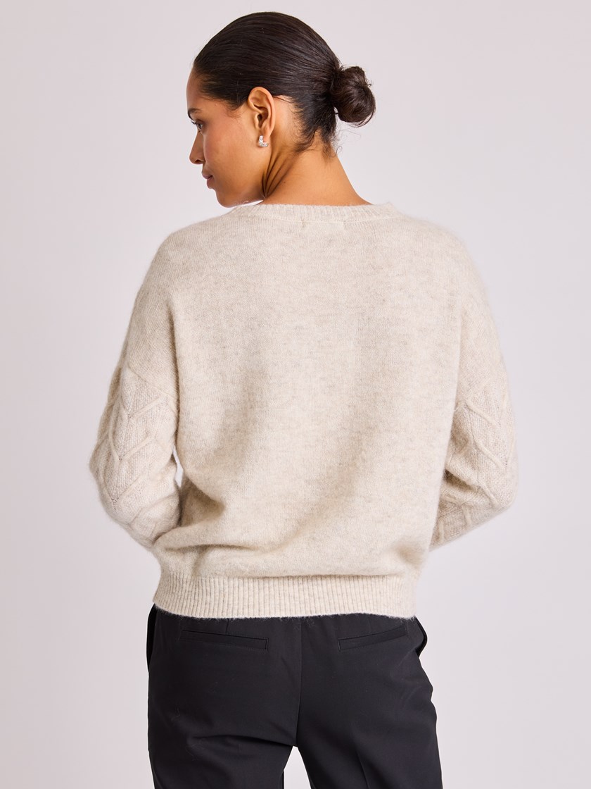 7253531 A9N 7253531_A9N-RICCO VERO-W25-Front_80_Glittery Sweater A9N.jpg_Front||Front