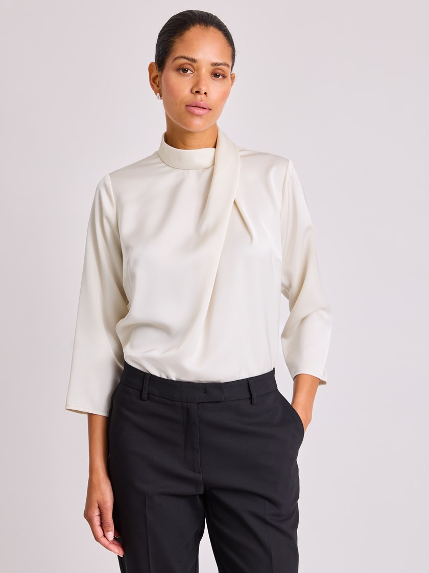 7253533 A9N 7253533_A9N-RICCO VERO-W25-Front_5239_Noel Topp_Noel Topp A9N.jpg_Front||Front