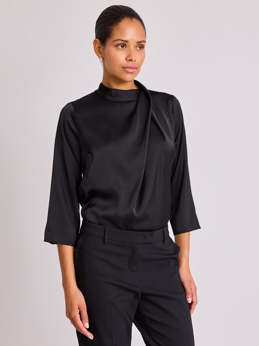 7253533 ID2 7253533_ID2-RICCO VERO-W25-Front_6434_Noel Topp_Noel Topp ID2.jpg_Front||Front