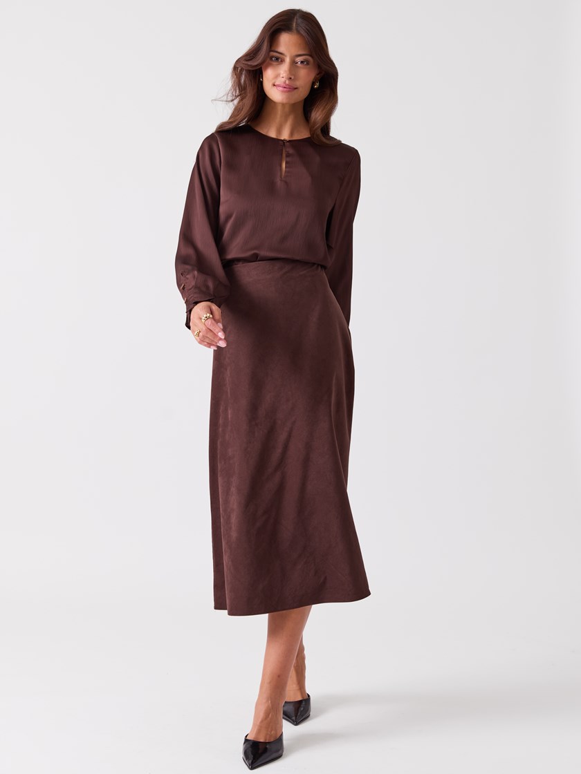 7253937 AIU 7253937_AIU-RICCO VERO-A26-Modell-Front_chn=vic_7562_Amaya Skirt AIU.jpg_Front