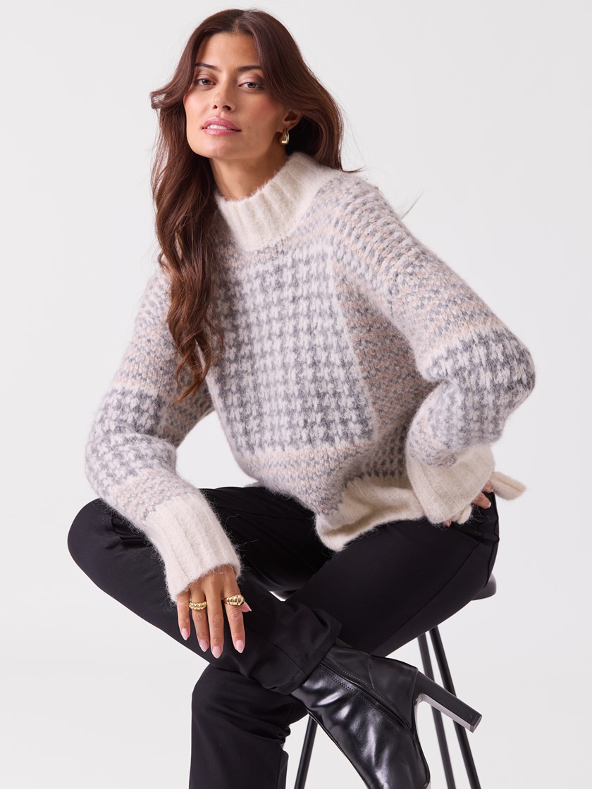 7253938 O79 7253938_O79-RICCO VERO-A26-Modell-Front_chn=vic_218_Echo Glencheck Sweater O79.jpg_Front||Front