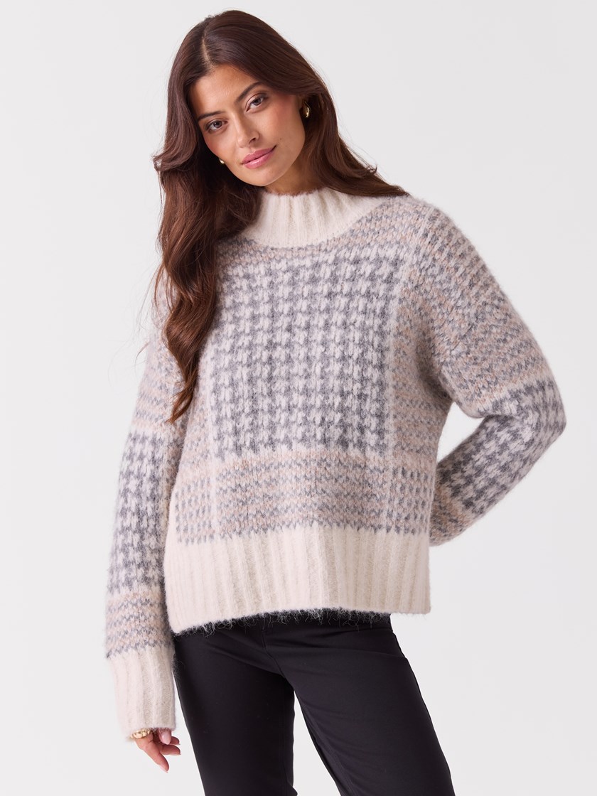 7253938 O79 7253938_O79-RICCO VERO-A26-Modell-Front_chn=vic_4054_Echo Glencheck Sweater O79.jpg_Front||Front