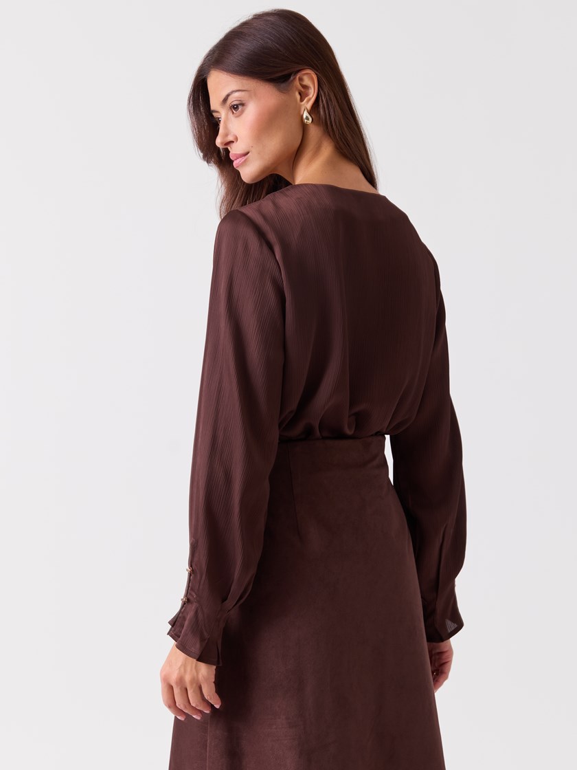 7253939 AIU 7253939_AIU-RICCO VERO-A26-Modell-Front_chn=vic_9870_Millie Blouse AIU.jpg_Front||Front