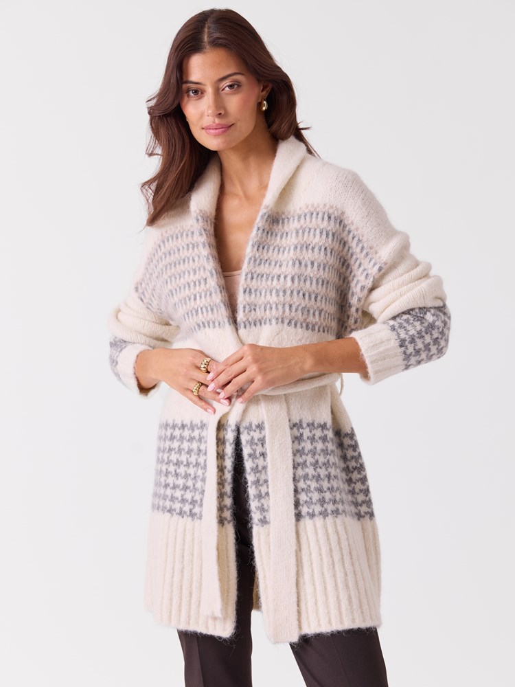Spirit Glencheck Cardigan 7253940_O79-RICCO VERO-A26-Modell-Front_chn=vic_2126_Spirit Glencheck Cardigan O79.jpg_Front||Front