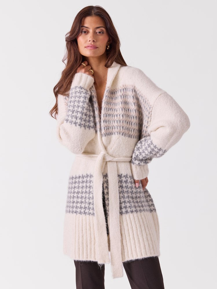Spirit Glencheck Cardigan 7253940_O79-RICCO VERO-A26-Modell-Front_chn=vic_9199_Spirit Glencheck Cardigan O79.jpg_Front||Front