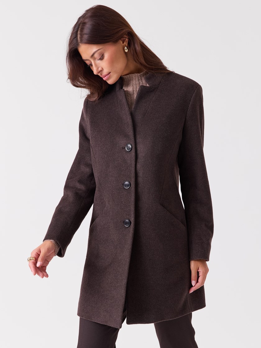 7253947 AIU 7253947_AIU-RICCO VERO-A26-Modell-Front_chn=vic_3952_Cashet Winter Coat AIU.jpg_Front||Front