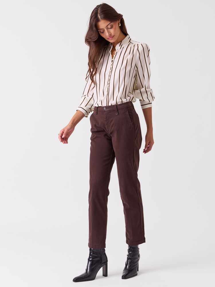 Chino turn up 7253961_AIU-MAC-A26-Modell-Front_chn=vic_3964_Chino Turn Up AIU_Chino turn up AIU.jpg_Front||Front