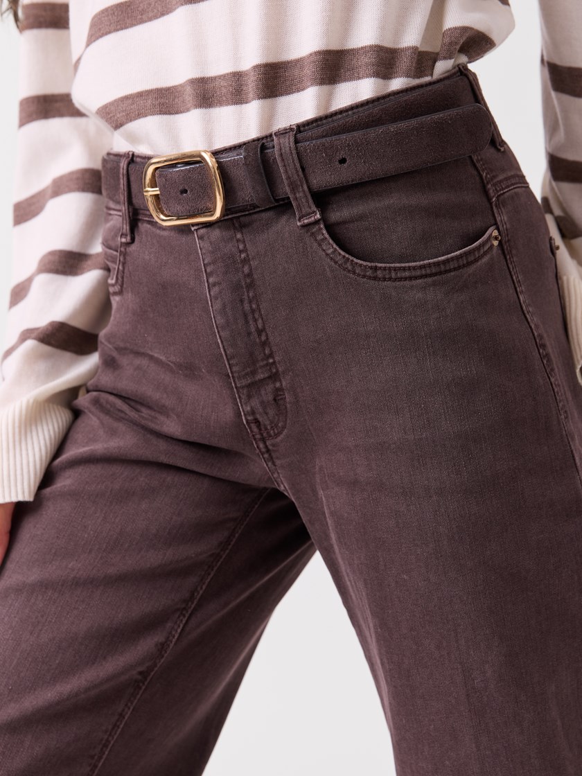 7253963 AIU 7253963_AIU-MAC-A26-Modell-Front_chn=vic_3839_Wide AIU.jpg_Front||Front