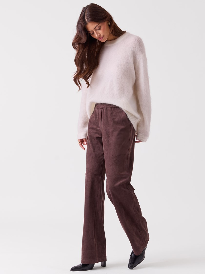 7253964 AIU 7253964_AIU-MAC-A26-Modell-Front_chn=vic_250_Chiara AIU.jpg_Front||Front