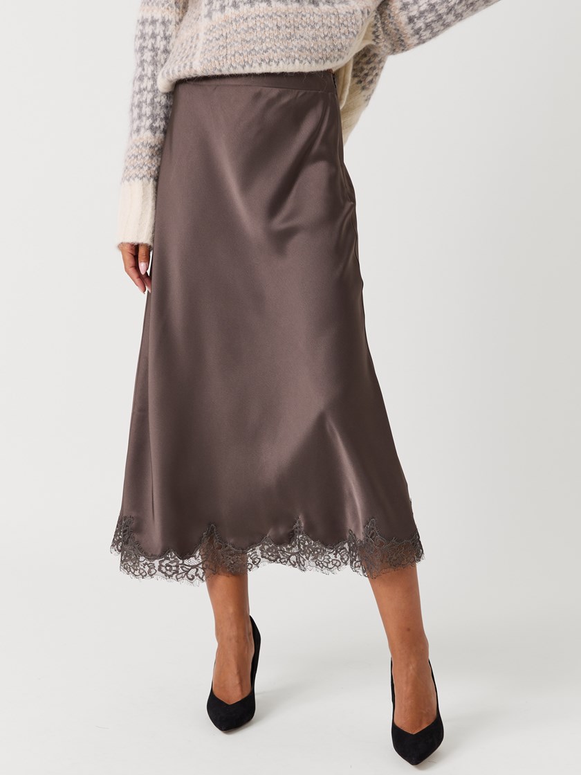 7254013 IGI 7254013_IGI-RICCO VERO-W26-Modell-Front_chn=vic_1097.jpg_Front||Front