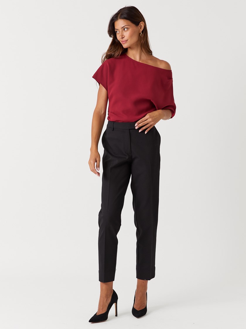 7254015 K4Z 7254015_K4Z-RICCO VERO-W26-Modell-Front_chn=vic_9828_Iris Top K4Z.jpg_Front||Front