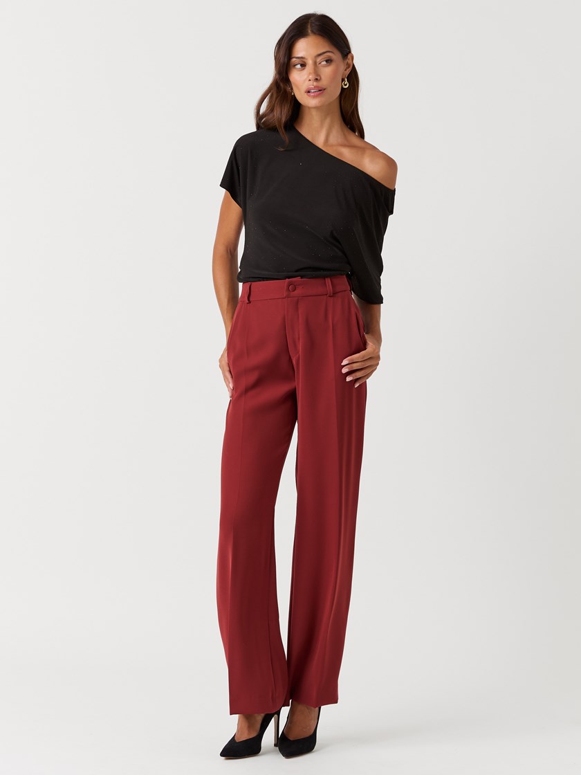 7254016 ID2 7254016_ID2-RICCO VERO-W26-Modell-Front_chn=vic_6689_Iris Top ID2.jpg_Front||Front