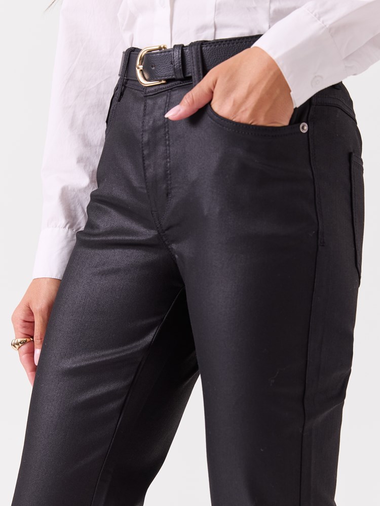 Laura 7254018_ID2-MAC-W26-Modell-Front_chn=vic_2117_Laura ID2.jpg_Front||Front