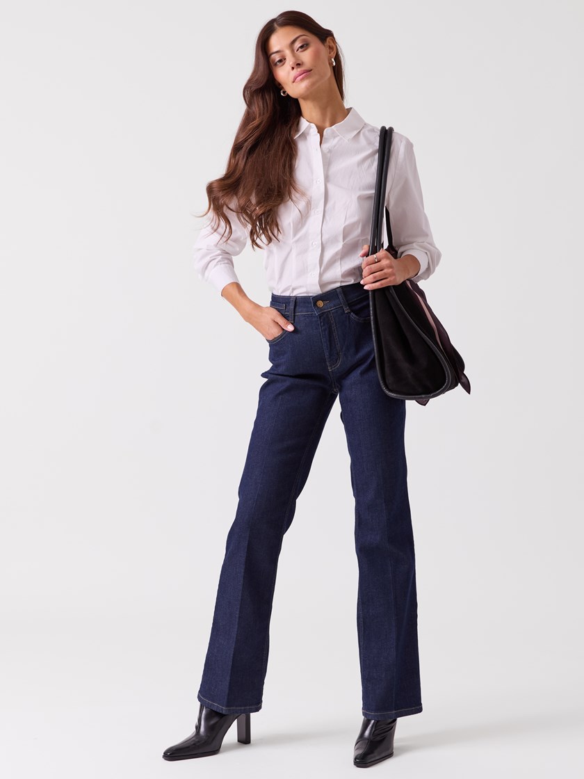 7254019 EN3 7254019_EN3-MAC-NOS-Modell-Front_chn=vic_5312_Laura EN3.jpg_Front||Front