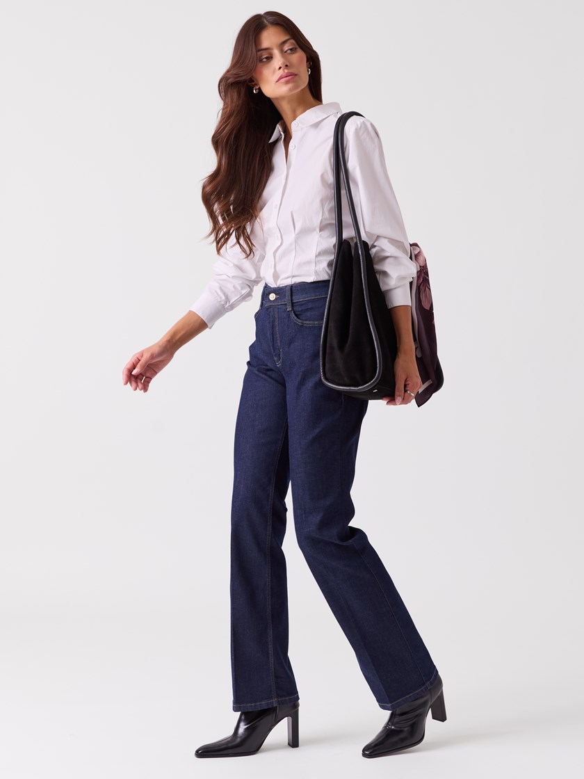 7254019 EN3 7254019_EN3-MAC-NOS-Modell-Front_chn=vic_9265_Laura EN3.jpg_Front||Front