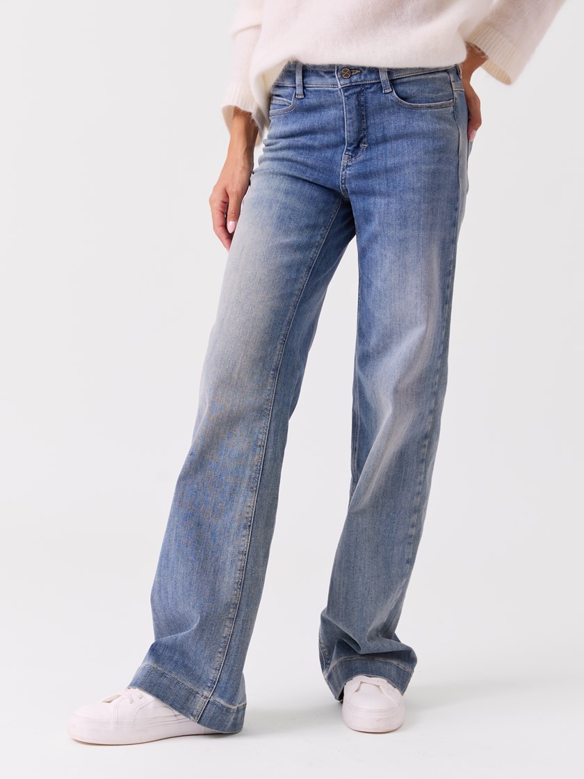 7254020 EOV 7254020_EOV-MAC-W26-Modell-Front_chn=vic_1347_Dream Wide Authentic EOV.jpg_Front