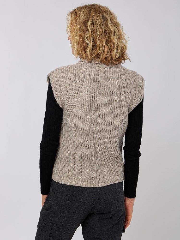 Spencer vest 7500037_AQG-BLU-A22-Modell-Back_chn=vic_9547_Spencer vest AQG 7500037.jpg_Back||Back