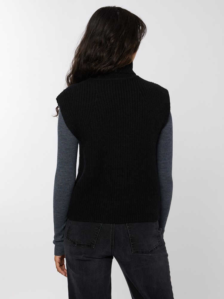 Spencer vest 7500037_CAB-BLU-A22-Modell-Back_chn=vic_7370_Spencer vest CAB 7500037.jpg_Back||Back