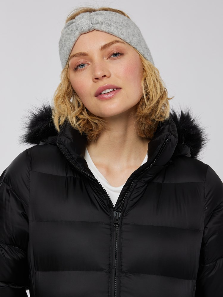 Norah pannebånd 7500060_IGB-MELL-A22-Modell-Front_chn=vic_9137_Norah pannebånd IGB_Norah pannebånd IGB 7500060.jpg_Front||Front
