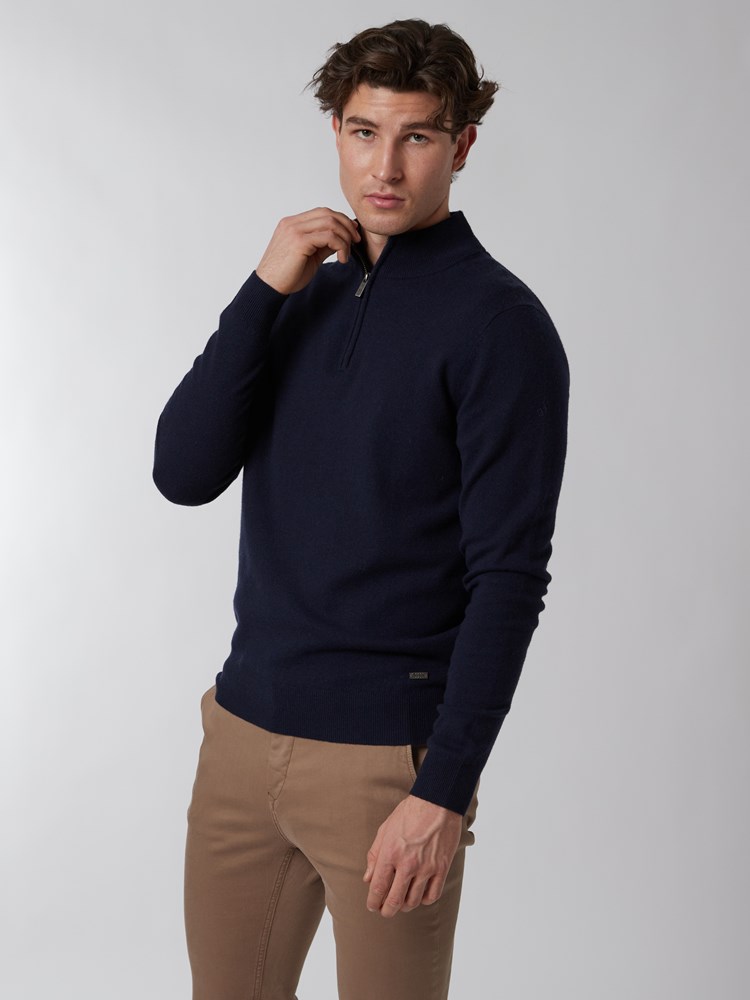 Ethan merino zipneck 7500103_EM6-JEANPAUL-A22-Modell-Front_9035_Ethan merino zipneck EM6.jpg_Front||Front