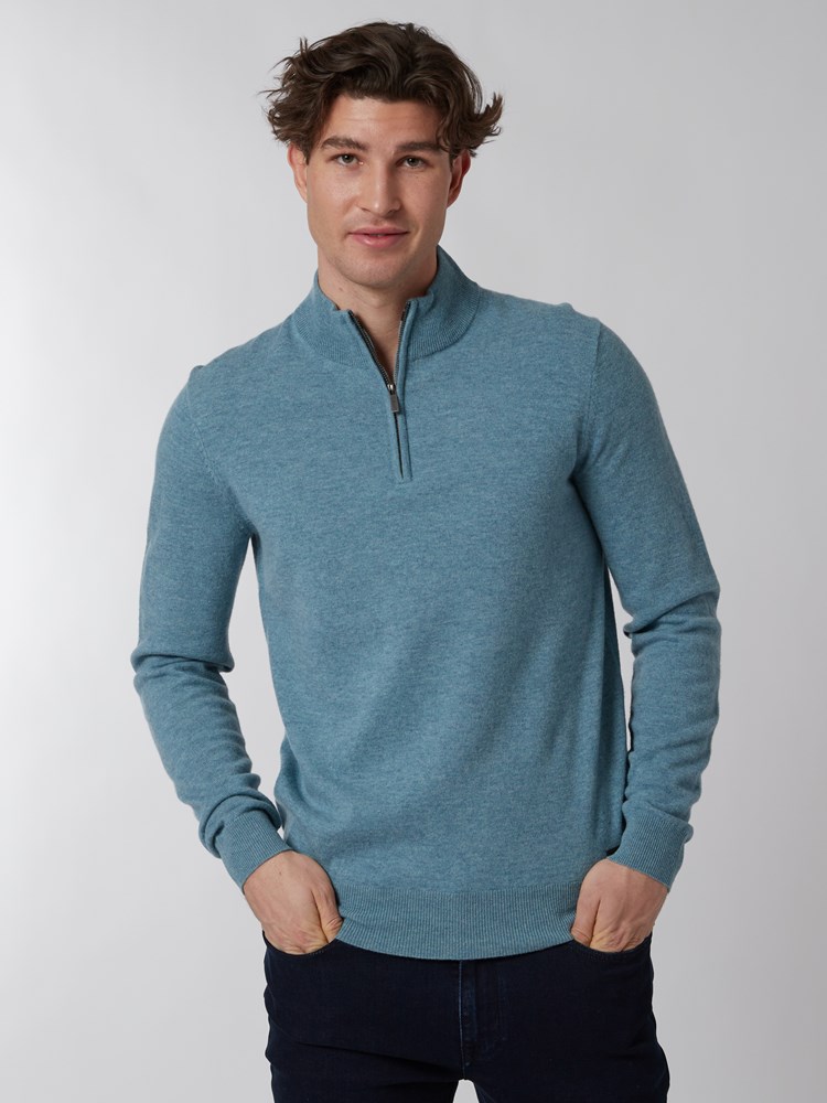 Ethan merino zipneck 7500103_GKV-JEANPAUL-A22-Modell-Front_1327_Ethan merino zipneck GKV.jpg_Front||Front