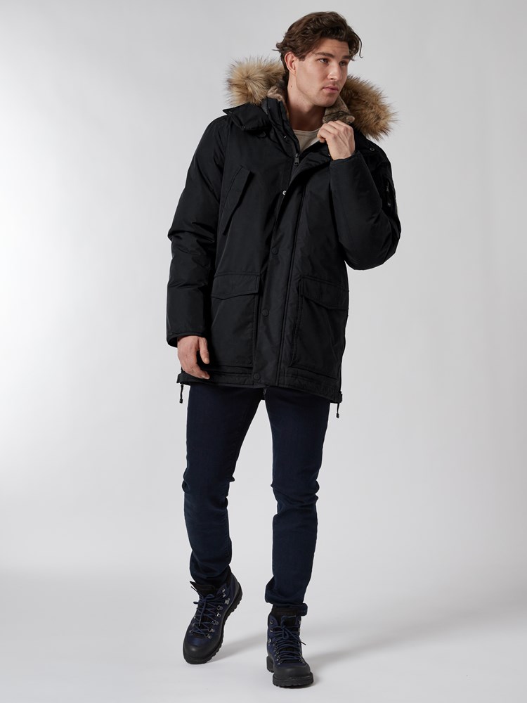 Vancouver dunparka 7500160_EM6_Jean Paul_Vancouver Parka_A22_Modell (2)_C25_Vancouver dunparka C25.jpg_