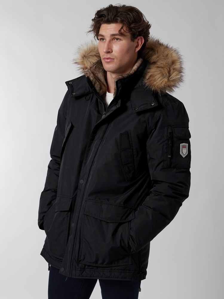 Vancouver dunparka 7500160_EM6_Jean Paul_Vancouver Parka_A22_Modell (3)_C25_Vancouver dunparka C25.jpg_