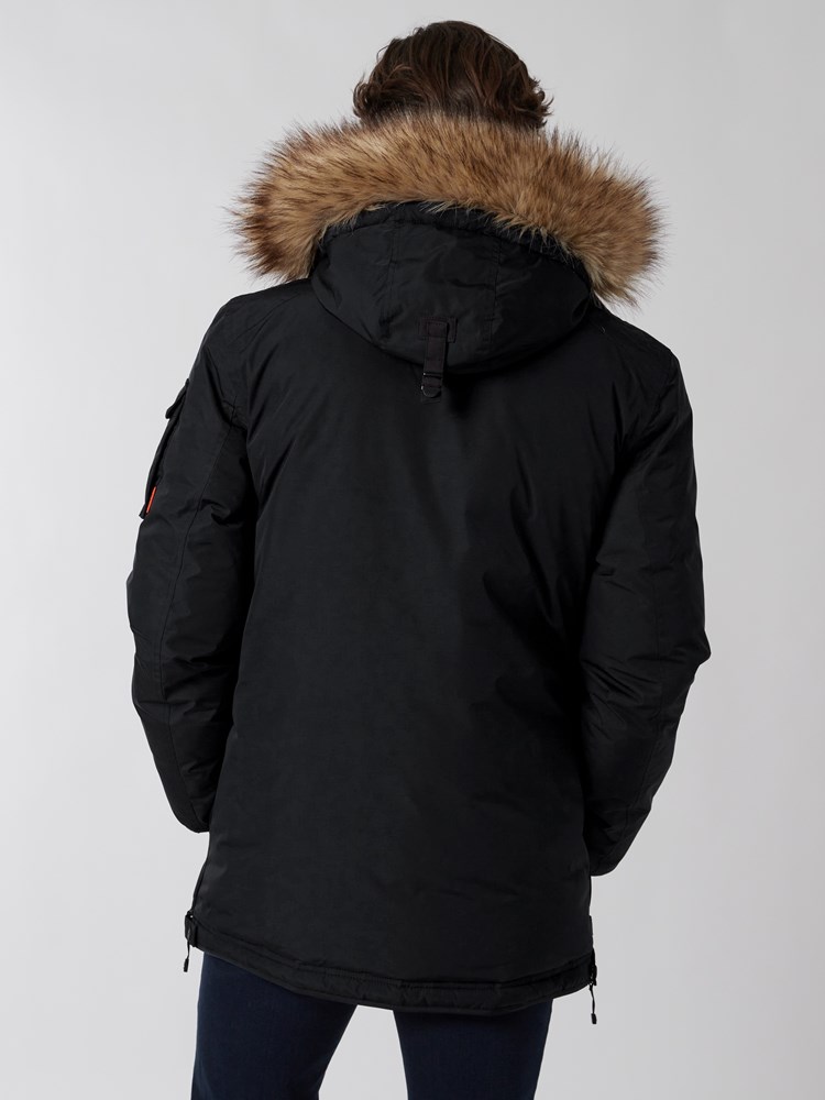 Vancouver dunparka 7500160_EM6_Jean Paul_Vancouver Parka_A22_Modell (4)_C25_Vancouver dunparka C25.jpg_