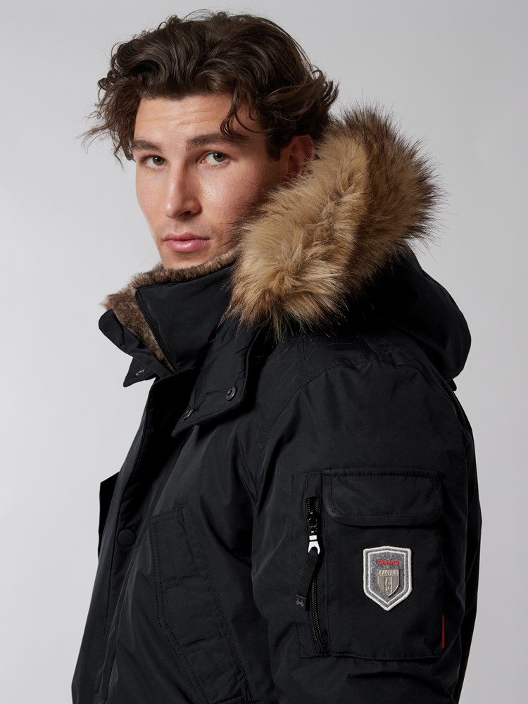 Vancouver dunparka 7500160_EM6_Jean Paul_Vancouver Parka_A22_Modell (5)_C25_Vancouver dunparka C25.jpg_