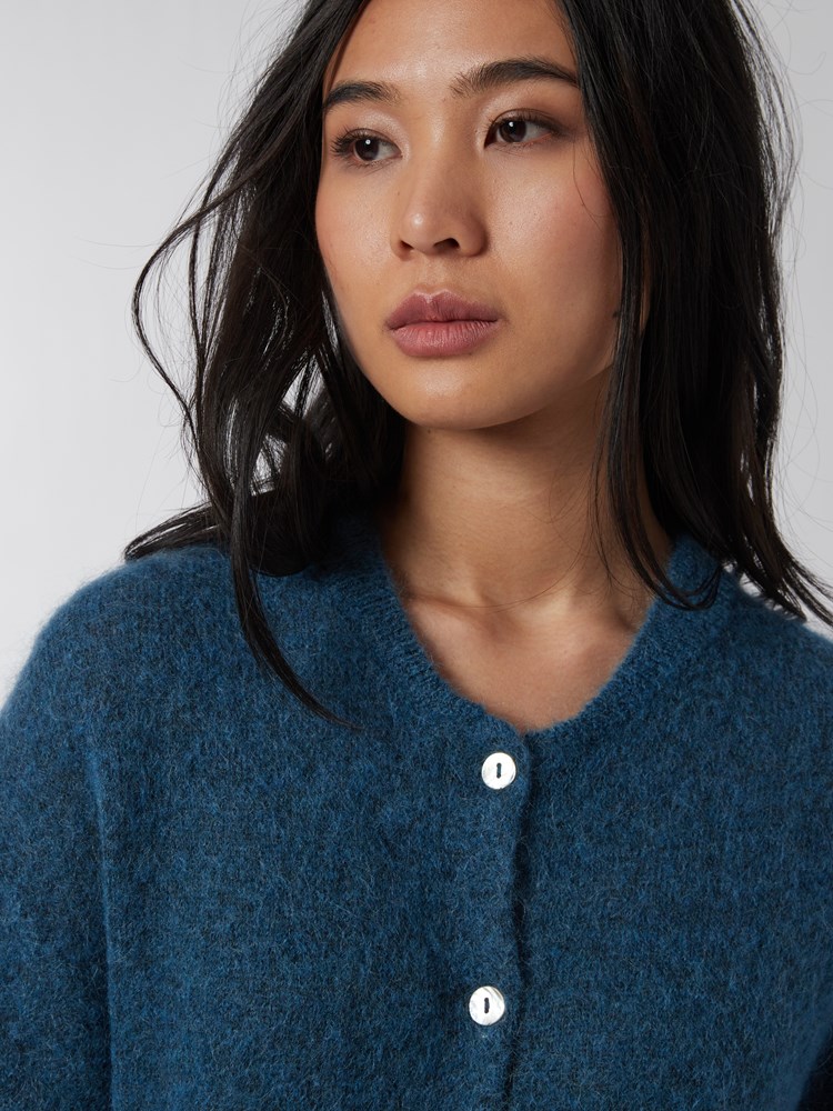 Adele cardigan 7500173_GHX-JEANPAUL-A22-Modell-Front_7393_GPG_Adele cardigan GPG_Adele cardigan GPG 7500173.jpg_