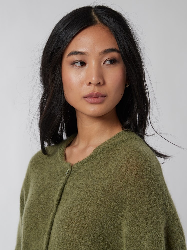 Adele cardigan 7500173_GPG-JEANPAUL-A22-Modell-Front_7356_GHX_Adele cardigan GHX_Adele cardigan GHX 7500173.jpg_